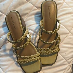 Pierre Dumas Women's Tan Braided Sandals